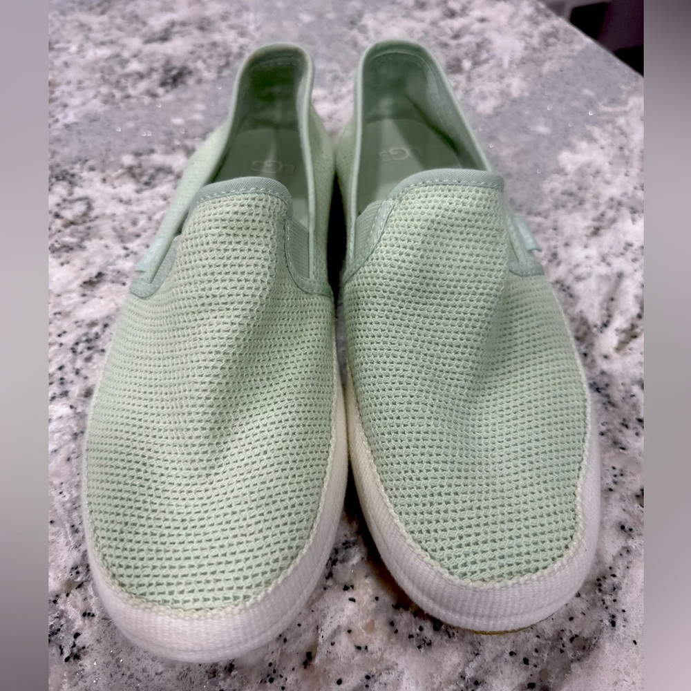 Ugg Bren slip on shoe size 9